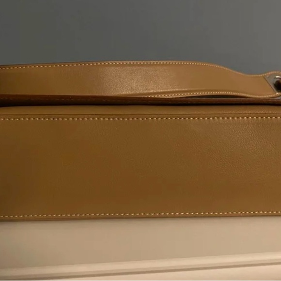 Salvatore Ferragamo Camel Brown Leather Shoulder Bag - Picture 5 of 10